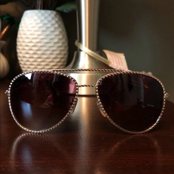 Sunglasses MORE ADDED TO THE LOT✨✨✨✨ - Picture 6 of 6